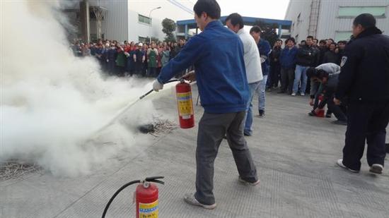 江蘇林輝塑業(yè)消防演習(xí) 江蘇林輝塑業(yè)消防演習(xí)