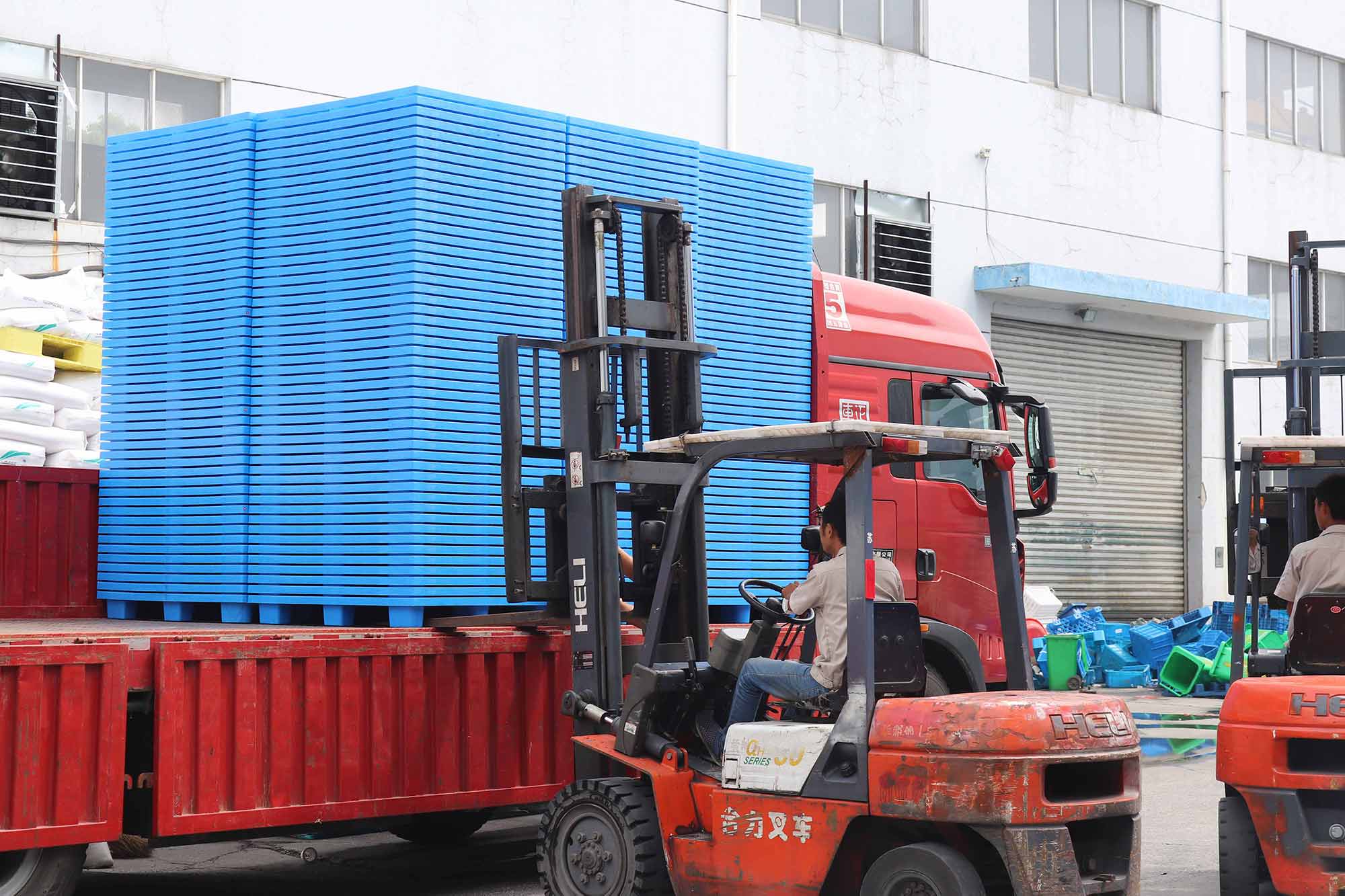 塑料托盤.jpg 塑料托盤.jpg