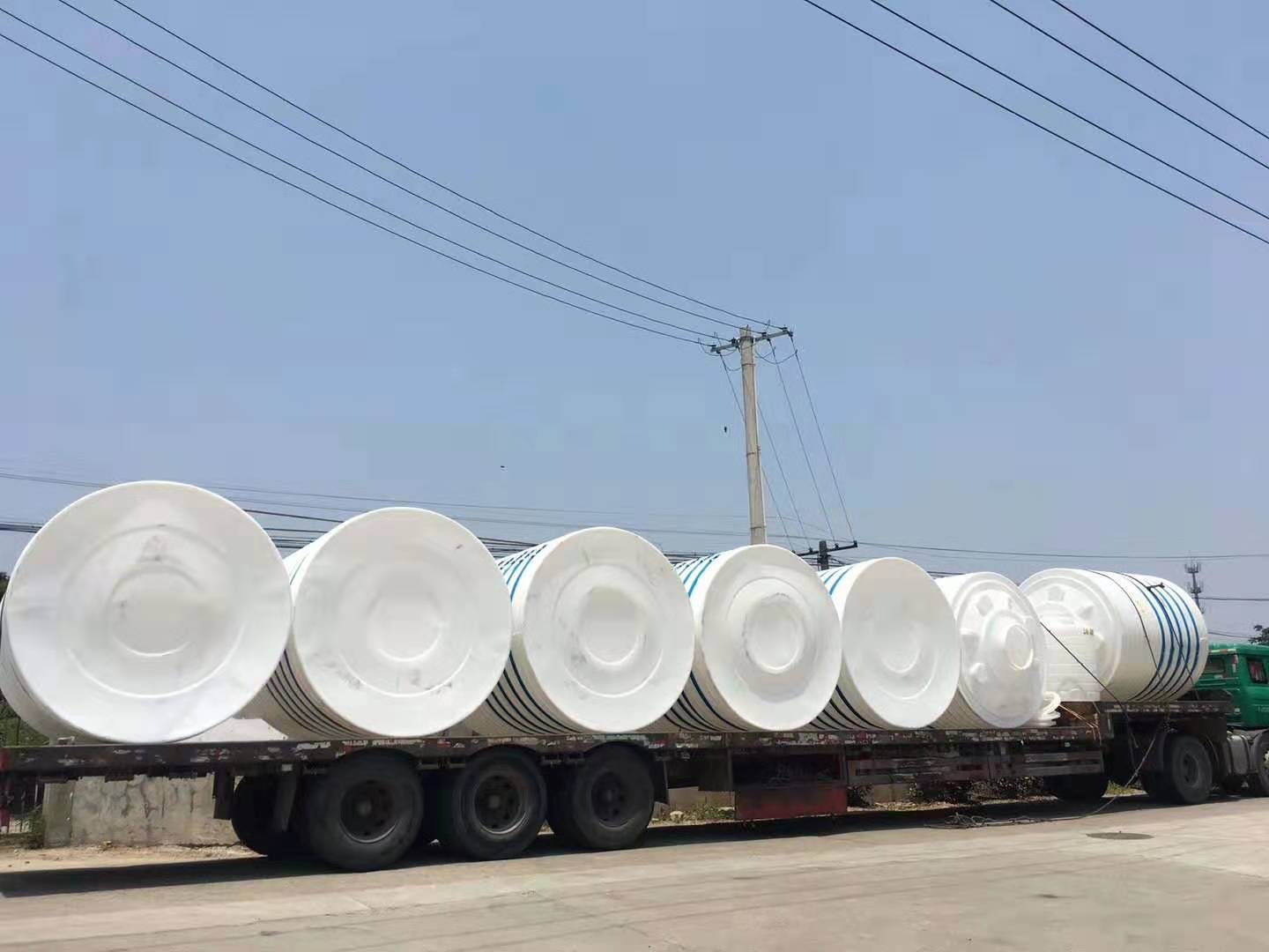 塑料儲罐裝車發(fā)貨 塑料儲罐裝車發(fā)貨