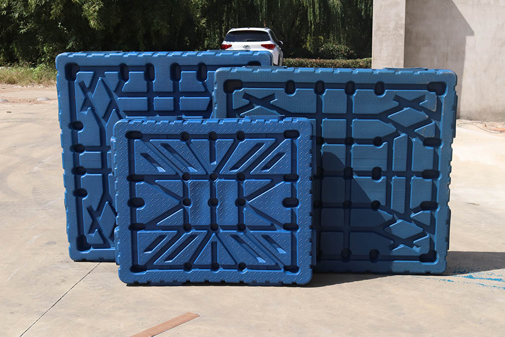 雙面塑料托盤多少錢？雙面托盤價(jià)格走向