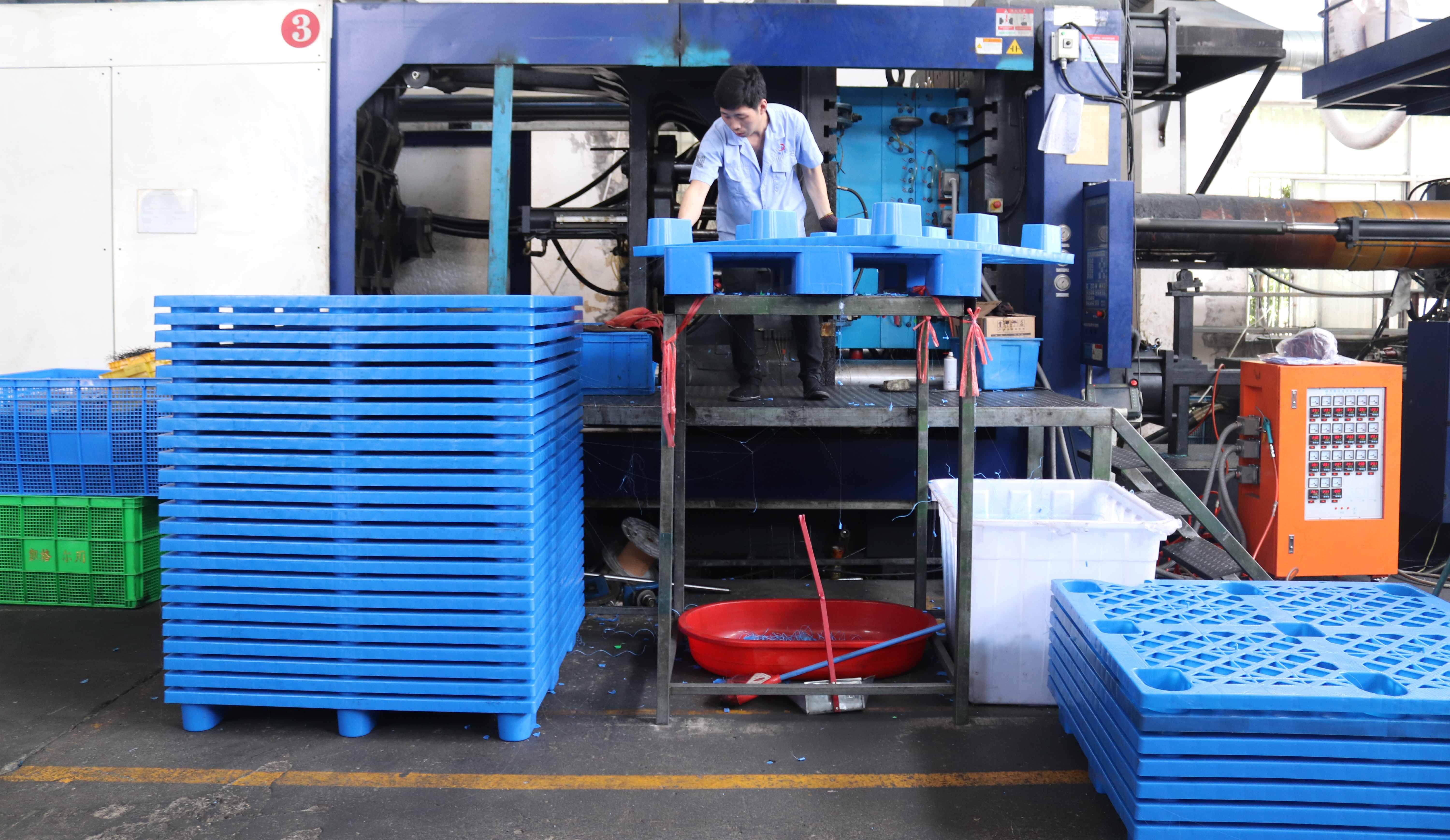 如何選擇塑料托盤優(yōu)質(zhì)廠家價(jià)格？