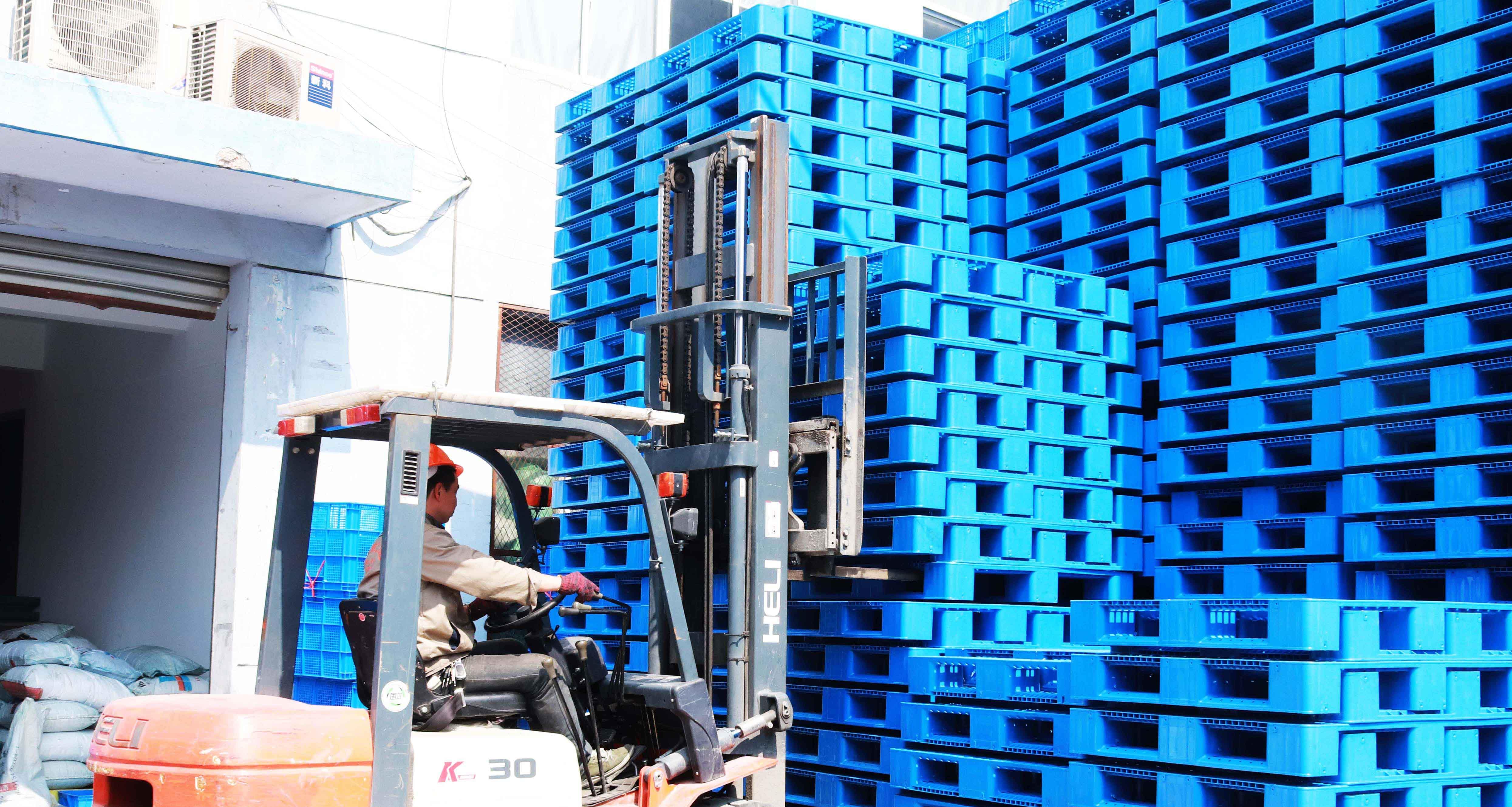 一張圖告訴你如何選擇貨架塑料托盤！