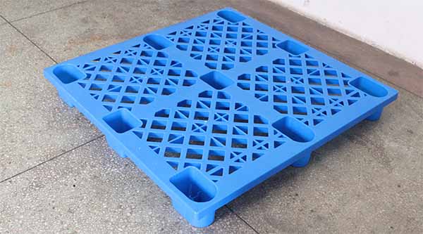 林輝塑料告訴你九腳塑料托盤的優(yōu)點！